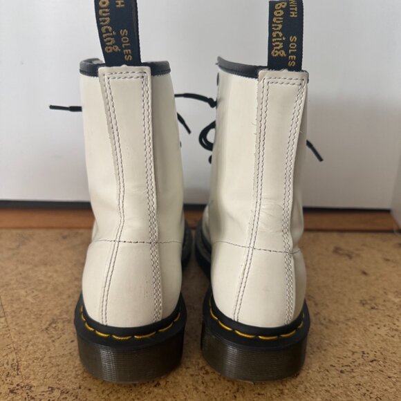 DR MARTENS White Leather 8-Eye Platform Combat Boots Shoes Size 8 - Picture 8 of 13